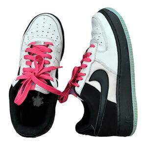 NIKE AIR FORCE 1 Flamingo. Size 6Y